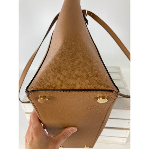 MICHAEL KORS, LARGE BROWN SAFFIANO LEATHER SHOULDER BAG - Picture 8 of 12